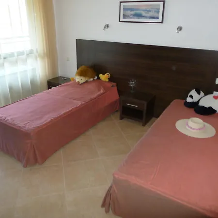 Апартамент Marina Sea View Балчик
