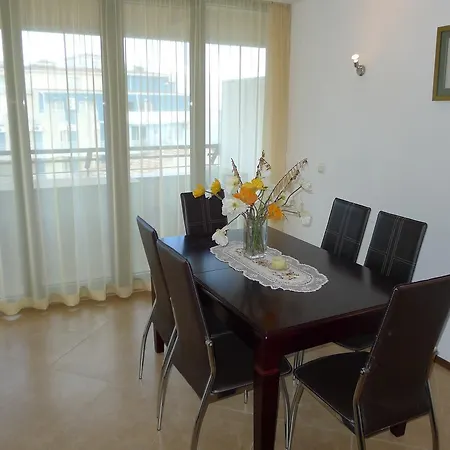 Апартамент Marina Sea View Балчик