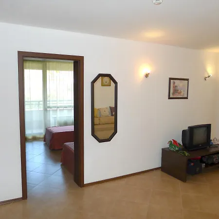 Marina Sea View Апартамент Балчик