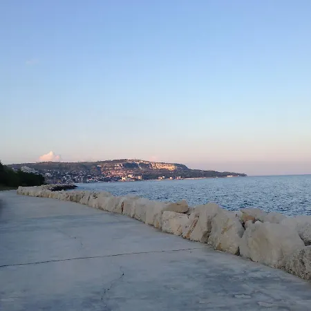 Marina Sea View Апартамент *