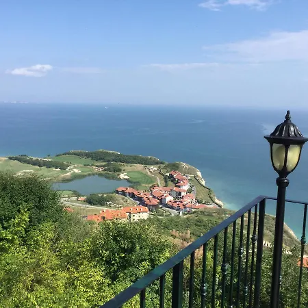 Апартамент Marina Sea View